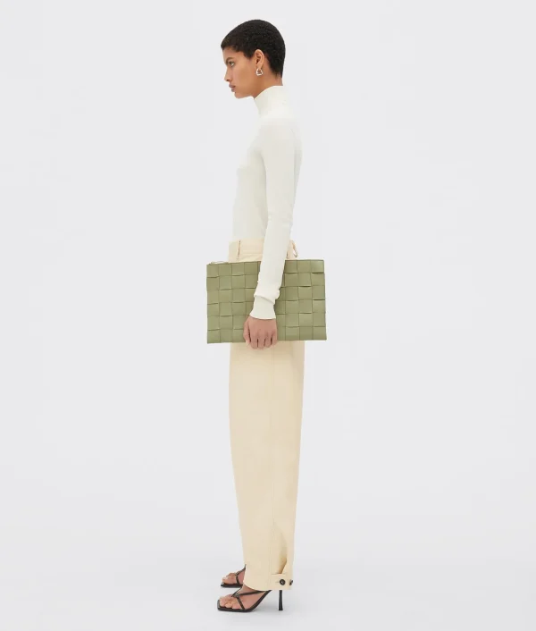 Bottega Veneta Large Cassette Flat Pouch>Women Pouches